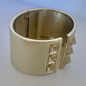 NWOT - Victoria’s Secret Cuff Bracelet